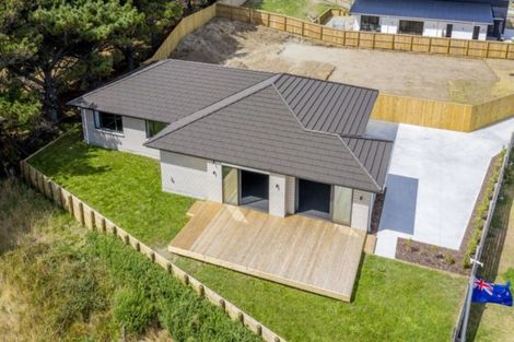Photo of property in 13 Oxnam Place, Foxton Beach, Foxton, 4815