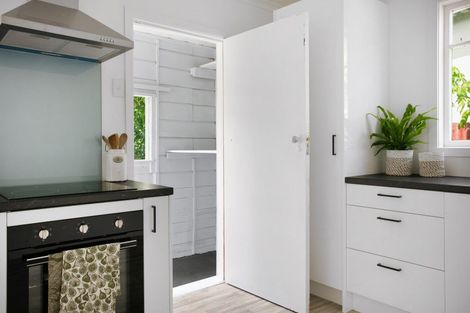 Photo of property in 104 Iranui Road, Inner Kaiti, Gisborne, 4010