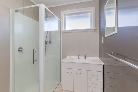 Photo of property in 39 Karaka Crescent, Levin, 5510