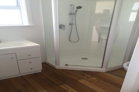 Photo of property in 257 Henderson Valley Road, Henderson, Auckland, 0612