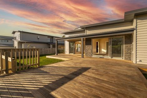 Photo of property in 24 Farnworth Terrace, Churton Park, Wellington, 6037