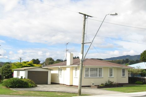 Photo of property in 10 Totara Park Road, Clouston Park, Upper Hutt, 5018