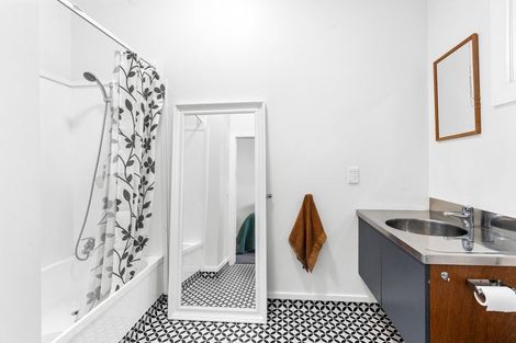 Photo of property in 17-19 Weld Street, Martinborough, 5711