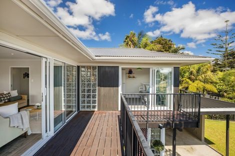 Photo of property in 61 Braemar Road, Castor Bay, Auckland, 0620