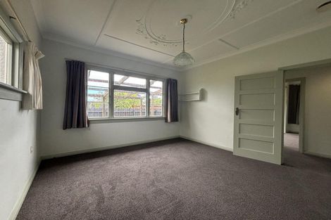 Photo of property in 17 Wallath Road, Westown, New Plymouth, 4310