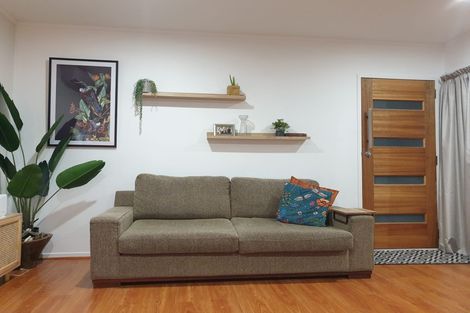 Photo of property in 1/219 Glenfield Road, Hillcrest, Auckland, 0627