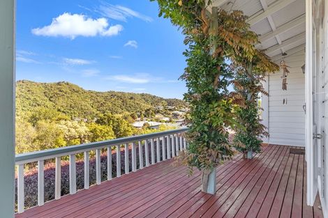 Photo of property in 19 Milton Terrace, Picton, 7220