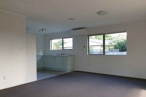 Photo of property in 17a Enderby Drive, Te Atatu Peninsula, Auckland, 0610