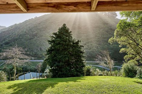 Photo of property in 850a Paekakariki Hill Road, Paekakariki Hill, Porirua, 5381