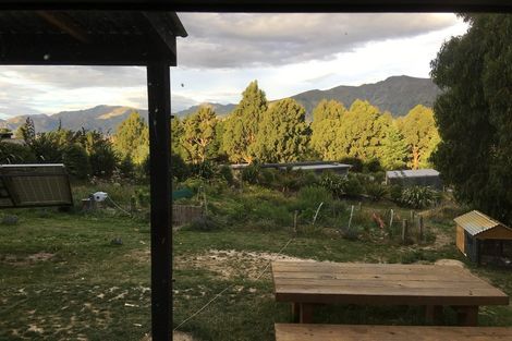Photo of property in 1 Maude View Road, Hawea Flat, Wanaka, 9382