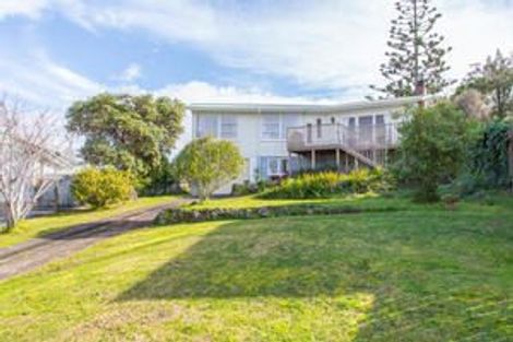 Photo of property in 9 Heather Place, Sunnynook, Auckland, 0620