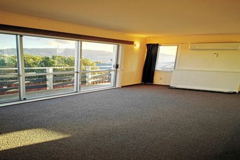 Photo of property in 56 Stewart Drive, Newlands, Wellington, 6037