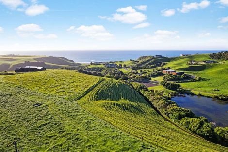 Photo of property in Tapuae, 11 Washer Road, Omata, New Plymouth, 4374