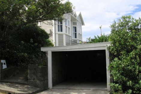Photo of property in 6 Knoll Street, Island Bay, Wellington, 6023