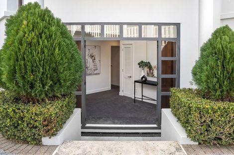 Photo of property in 2/61 Beresford Street, Bayswater, Auckland, 0622