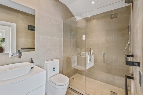 Photo of property in 22 Weston Road, St Albans, Christchurch, 8052