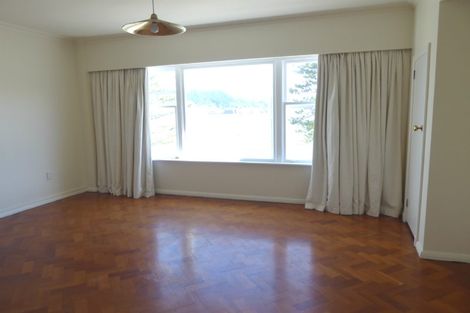 Photo of property in Rehutai Flats, 2/268 Oriental Parade, Oriental Bay, Wellington, 6011