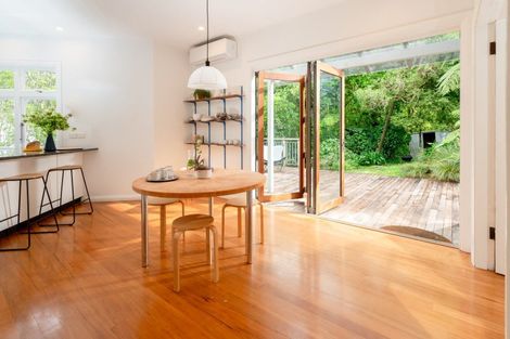 Photo of property in 16 Saint John Street, Aro Valley, Wellington, 6011