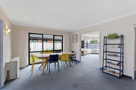 Photo of property in 96 Guildford Drive, Paraparaumu Beach, Paraparaumu, 5032