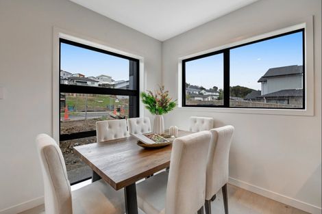 Photo of property in 5 Kawau Close, Orewa, 0931