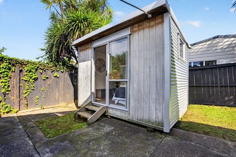 Photo of property in 7 Hinton Place, Weymouth, Auckland, 2103