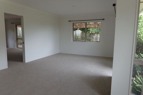 Photo of property in 1 Landvale Court, Browns Bay, Auckland, 0630