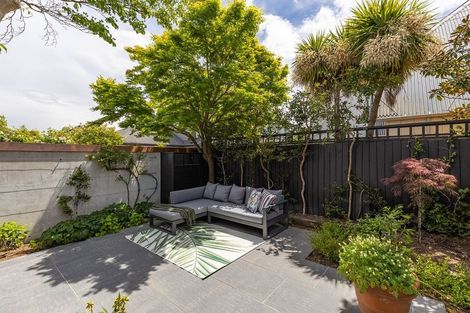 Photo of property in 93 Holly Road, St Albans, Christchurch, 8014