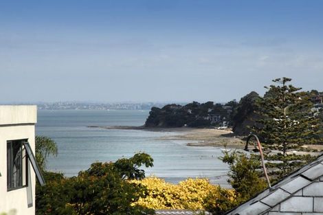 Photo of property in 2/533 Beach Road, Murrays Bay, Auckland, 0630