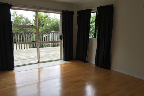 Photo of property in 3 Beulah Avenue, Rothesay Bay, Auckland, 0630