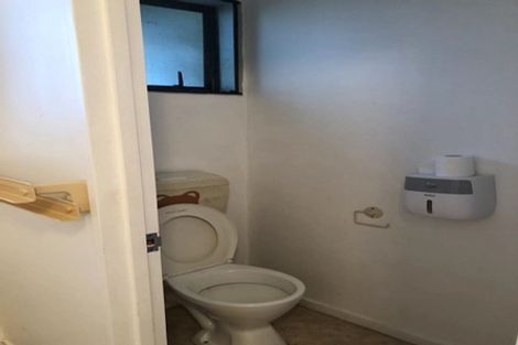 Photo of property in 37 Sunset Road, Totara Vale, Auckland, 0632