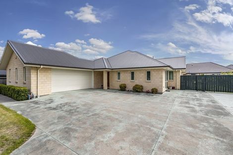 Photo of property in 55 Oakwood Drive, Rangiora, 7400