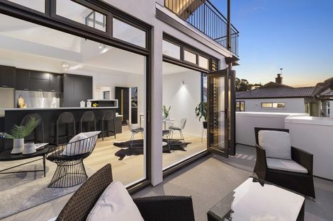 Photo of property in 63a Beresford Street, Bayswater, Auckland, 0622