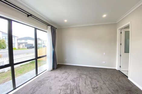 Photo of property in 15 Craigs Way, Hobsonville, Auckland, 0616