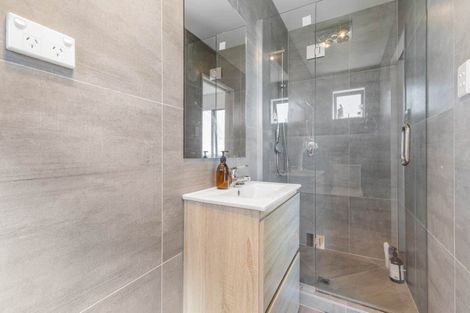 Photo of property in 3b Putiputi Way, Papakura, 2110