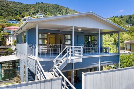 Photo of property in 62 Waikawa Road, Picton, 7220