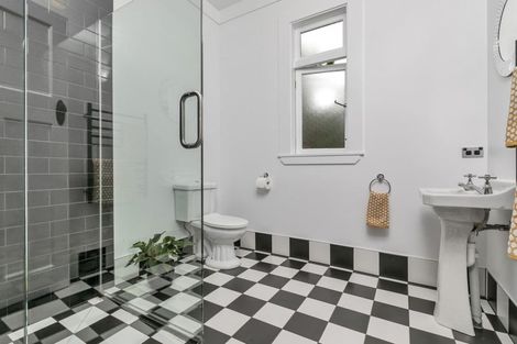 Photo of property in 83 Beach Haven Road, Beach Haven, Auckland, 0626