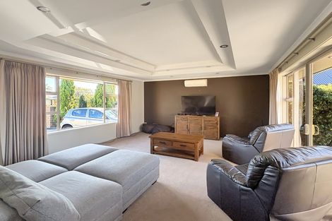 Photo of property in 2 Somerton Drive, Huntington, Hamilton, 3210