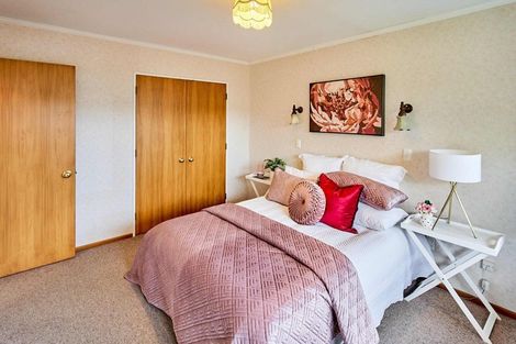 Photo of property in 27a Guthrie Street, Waterloo, Lower Hutt, 5011