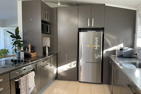 Photo of property in 67 Totara Road, Te Atatu Peninsula, Auckland, 0610