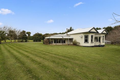 Photo of property in 106 Ngarongo Road, Normanby, Hawera, 4673