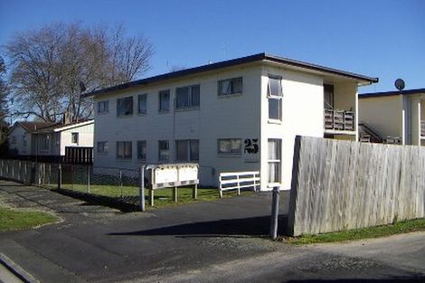 Photo of property in 2/25 Wellington Street, Papakura, 2110