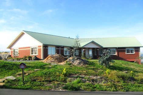 Photo of property in 3 Caleb Place, Helensburgh, Dunedin, 9010