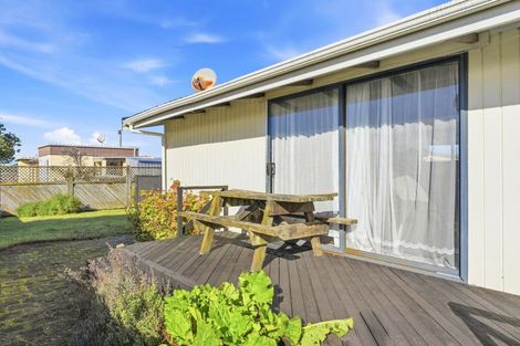 Photo of property in 33 Tongariro Street, Castlecliff, Whanganui, 4501