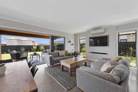 Photo of property in 32 Glaisdale Crescent, Flagstaff, Hamilton, 3210