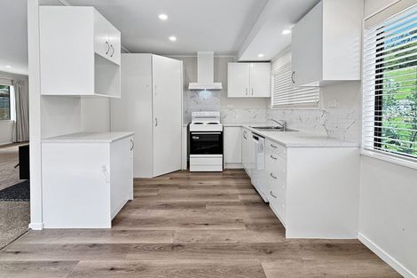 Photo of property in 8 Brick Bay Drive, Sandspit, Warkworth, 0982