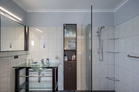 Photo of property in 8a Queenwood Road, Levin, 5510