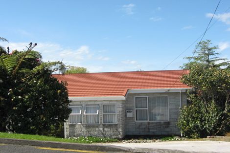 Photo of property in 1 Queens Road, Glen Avon, New Plymouth, 4312