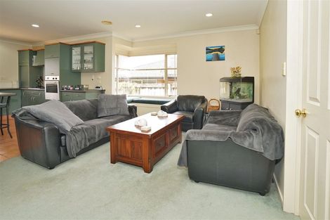 Photo of property in 17 Highgrove Drive, Grandview Heights, Hamilton, 3200