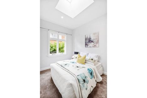 Photo of property in 1/92 East Coast Road, Milford, Auckland, 0620