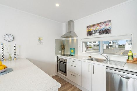 Photo of property in 31 Reynolds Place, Papamoa Beach, Papamoa, 3118